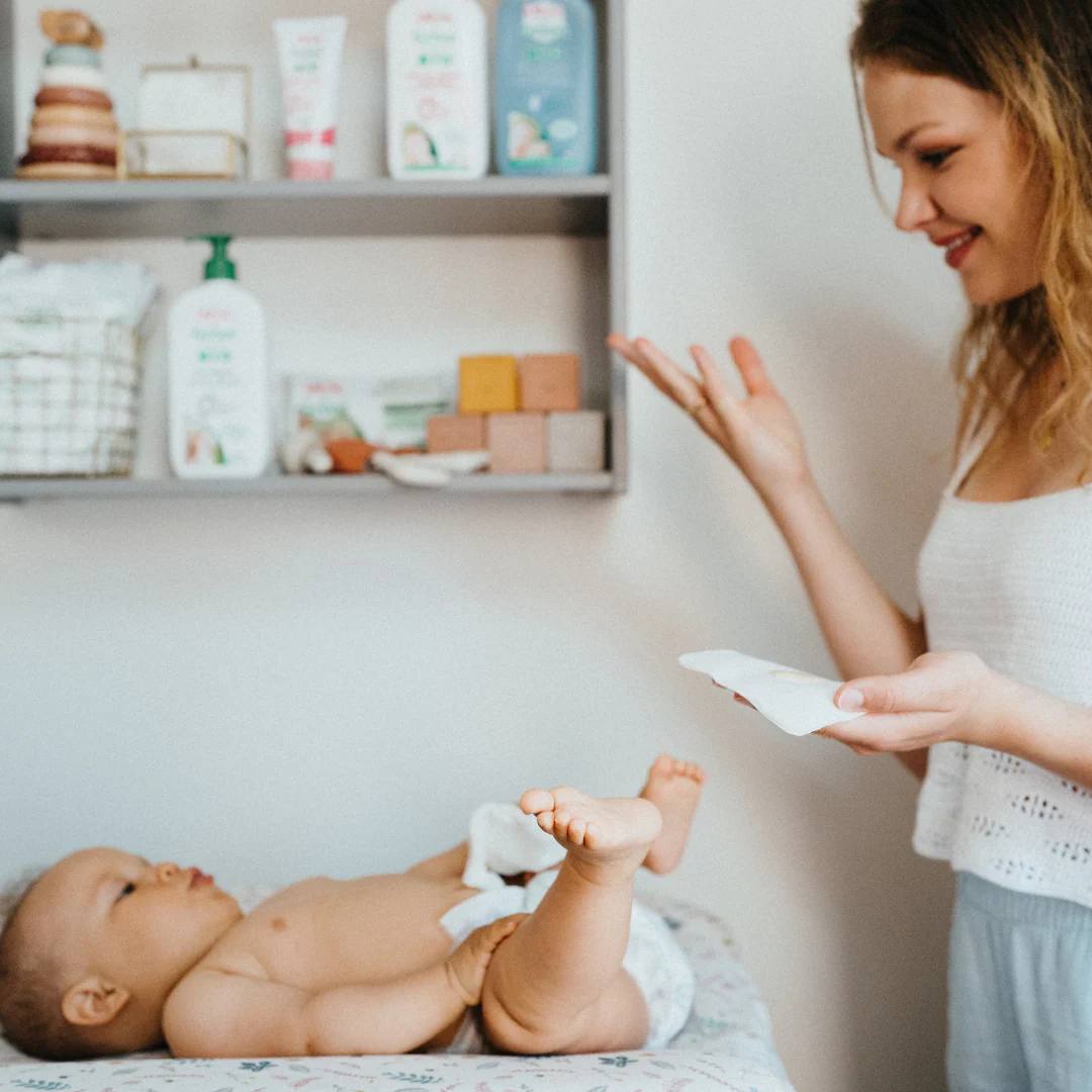 Nettoyer la peau de bébé